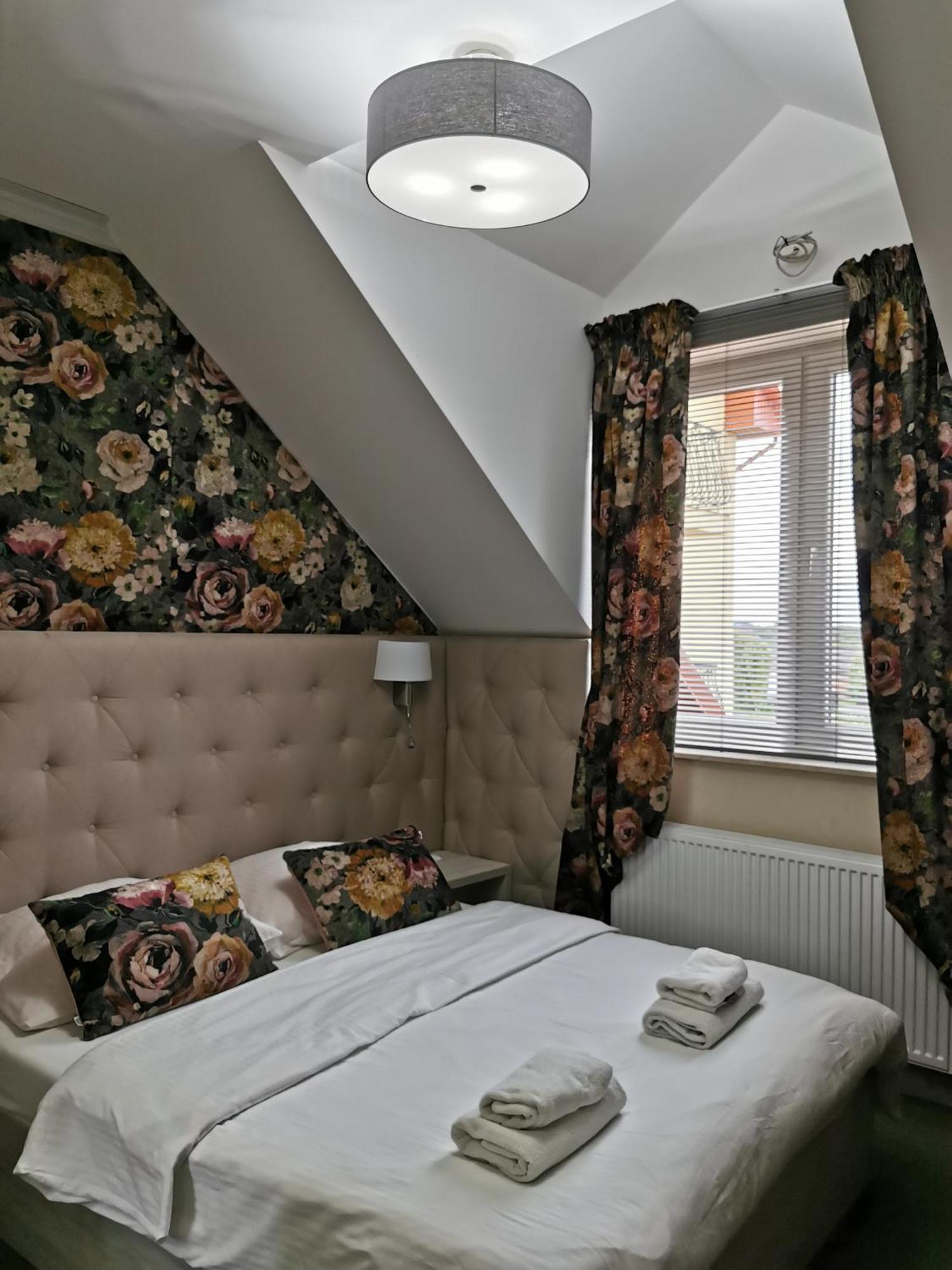 Rezydencja Pod Pieprzowkami Zalesie Gorzyckie Extérieur photo
